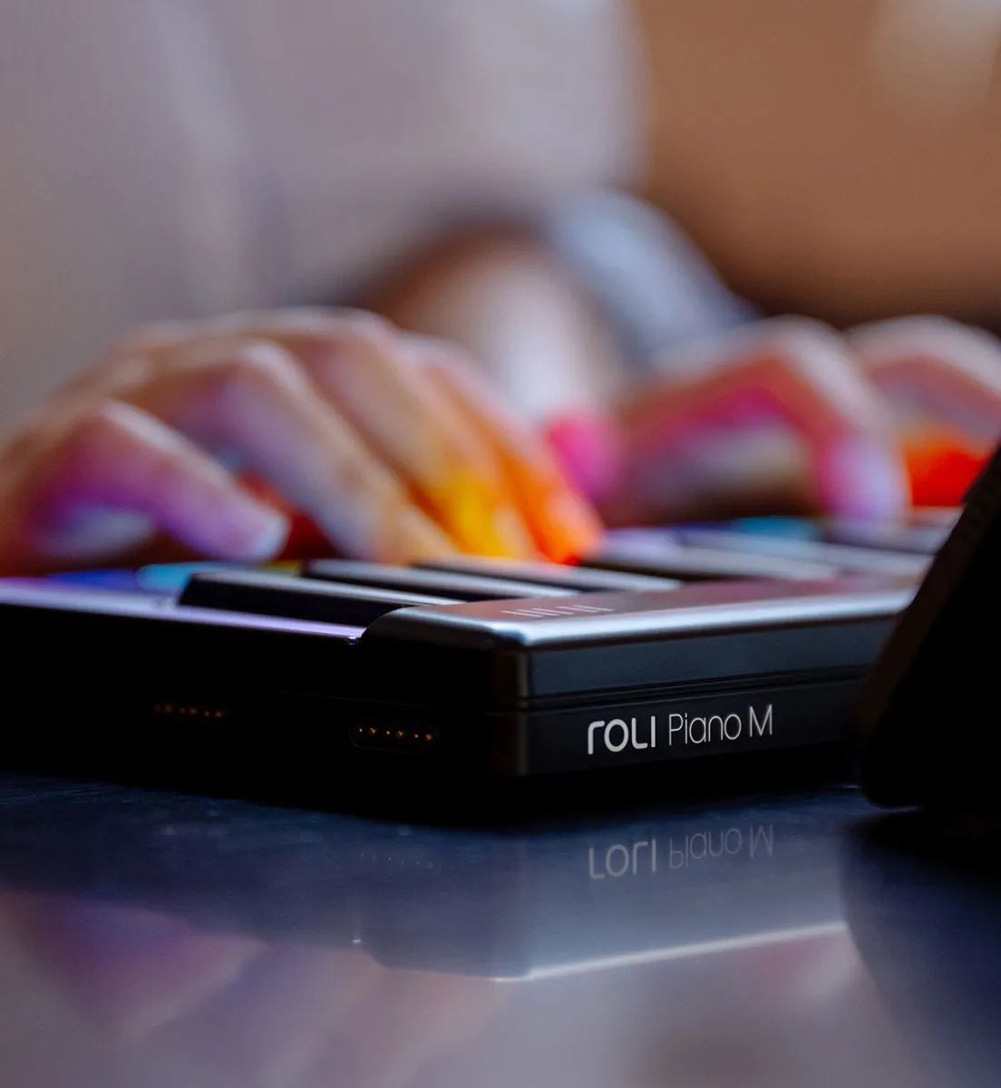 ROLI Piano M (LUMI Keys Studio Edition) миди-клавиатура с подсветкой