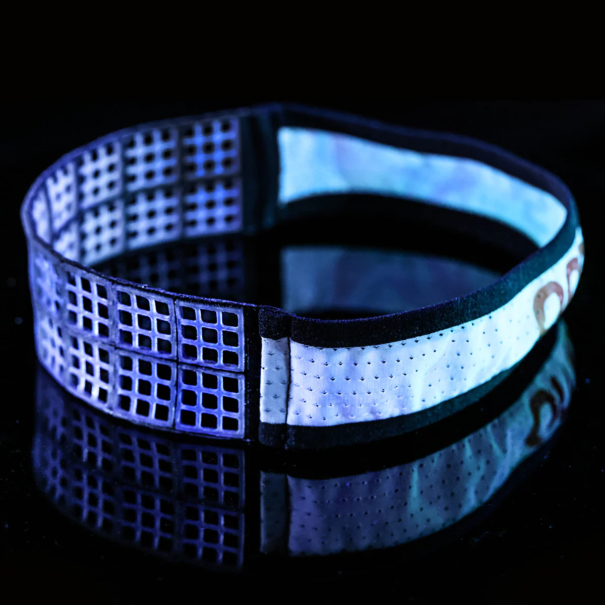 Повязка с охлаждающими панелями (20) Omius Headband белая